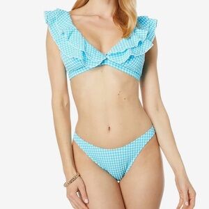 Lilly Pulitzer swimsuit size 10
Aelin Bikini Top‎ and Pico High Cut Bottoms